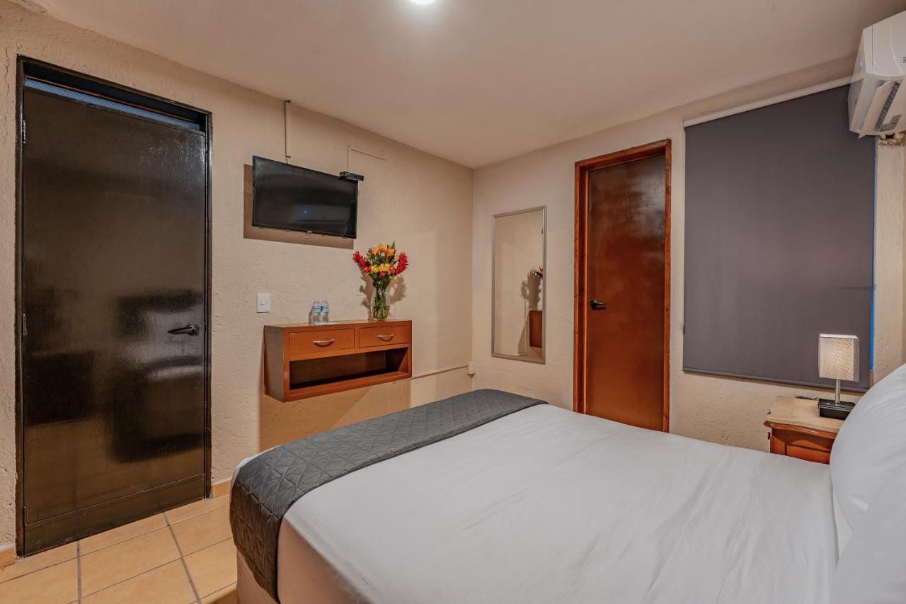 Hotel Brisas 5A Av, Playa Del Carmen Esterno foto